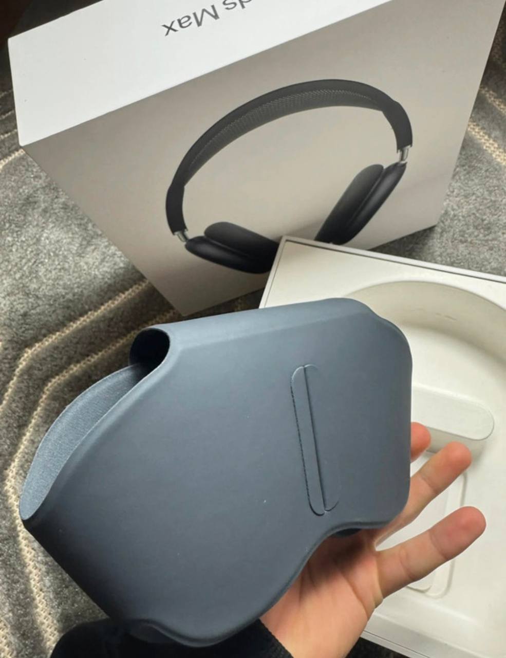 AirPods Max - Dostawca